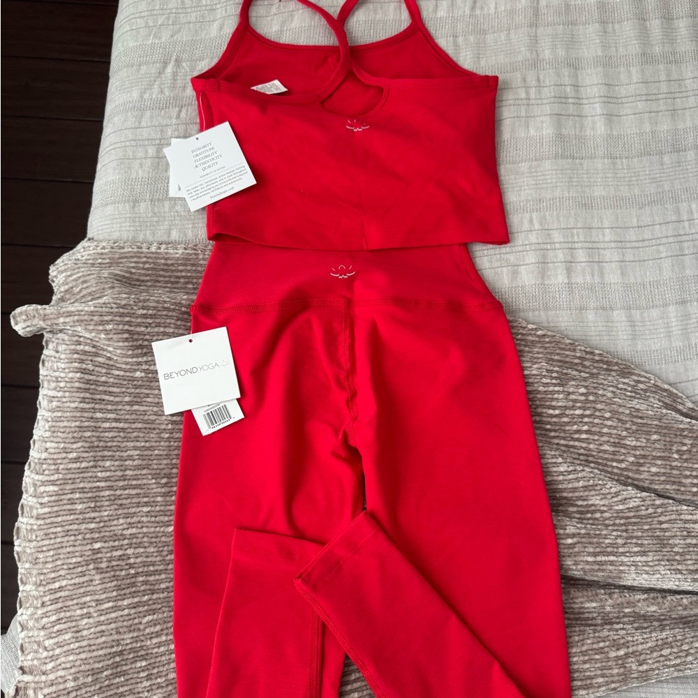 Beyond Yoga Candy Apple Red Heather Set